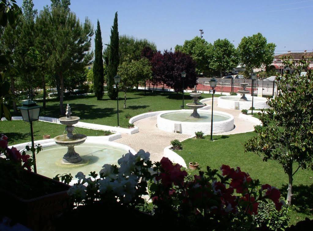 El Pilar Hotel La Carlota Bagian luar foto